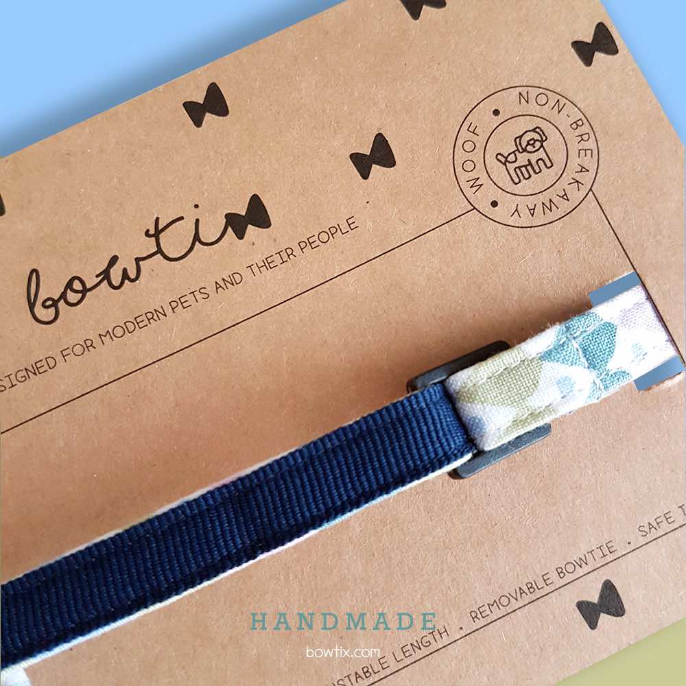 Bowtix Handmade Dog Collar With Removable Bowtie - Mulberry